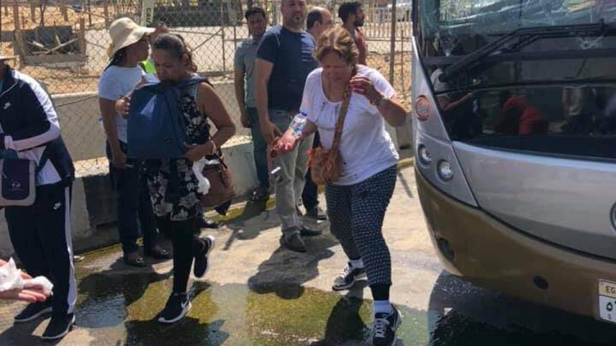bomba_autocar_turisti_egipt