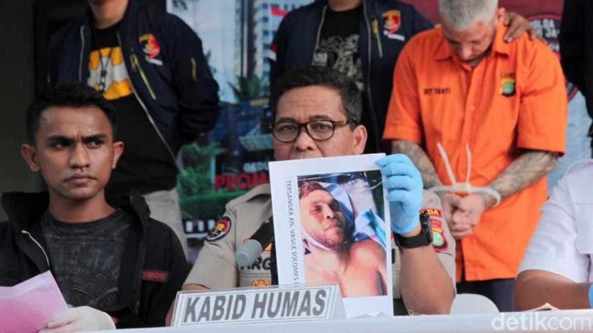 roman_impuscat_in_cap_indonezia_2