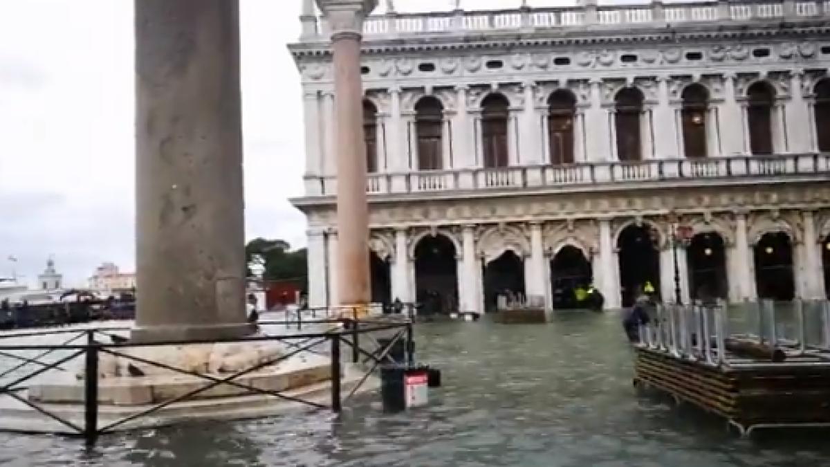 venetia_sub_ape_inundatii_venetia