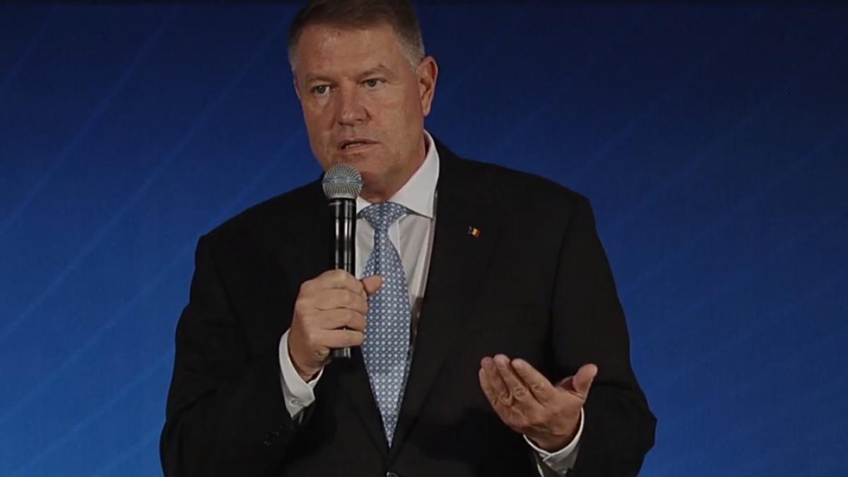 klaus_iohannis_dezbatere_biblioteca_universitara