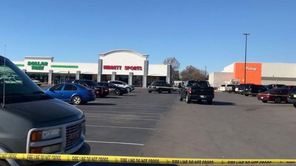 atac_armat_sua_walmart