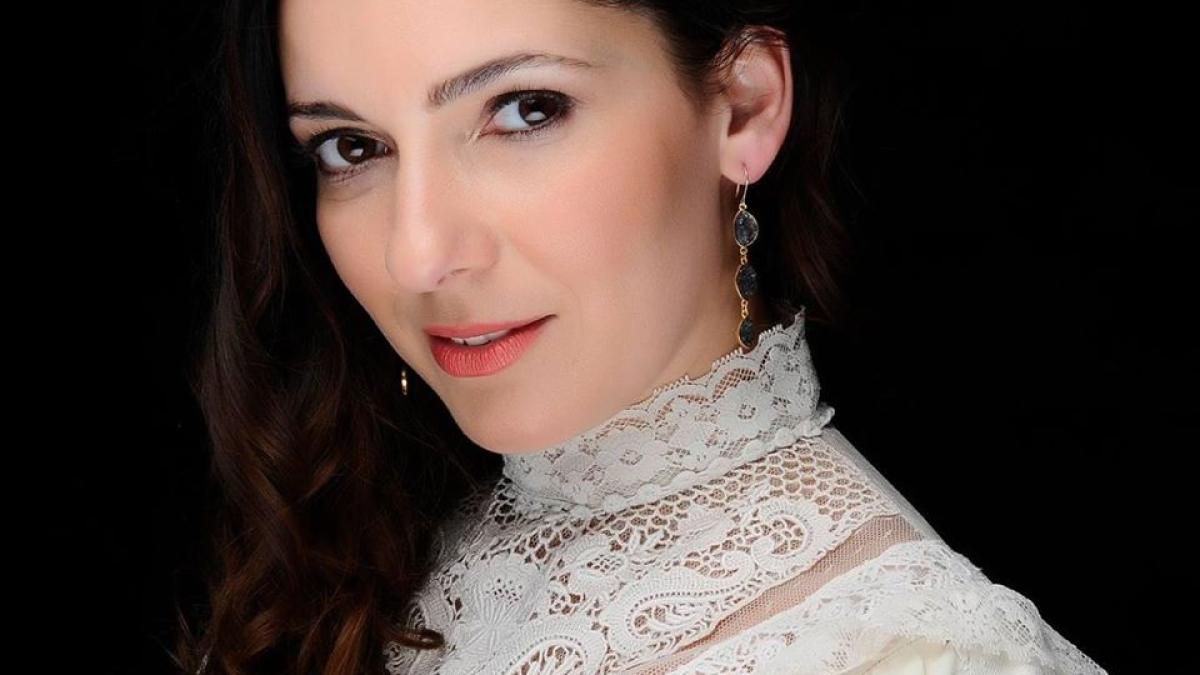 nicoleta_carpineanu_artista_romanca_stabilita_in_anglia_fb