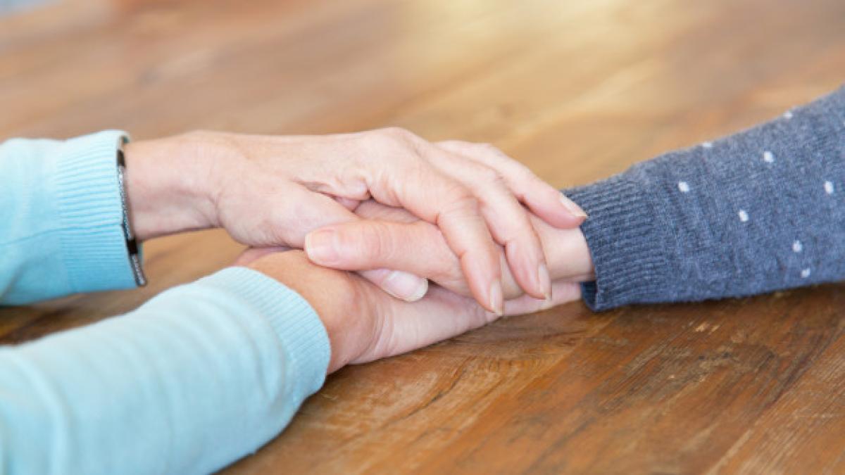 maini_mama_batrana_fiica