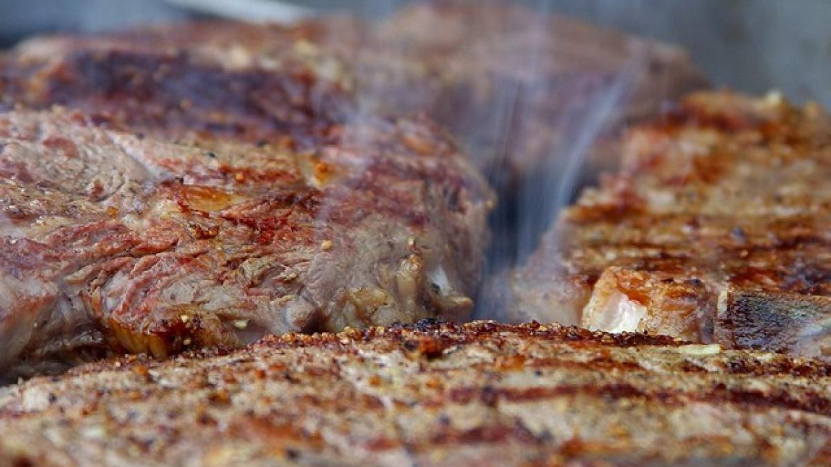 masa_detinuti_friptura_carne