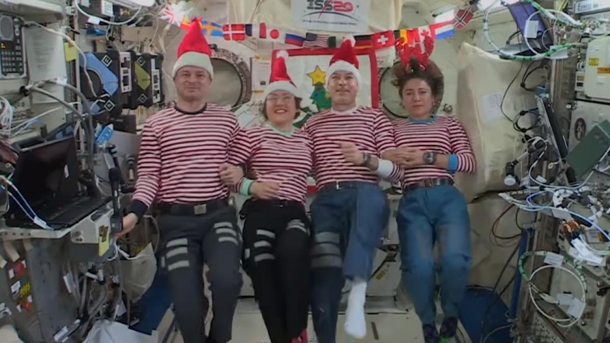 mos_craciun_statia_spatiala_internationala