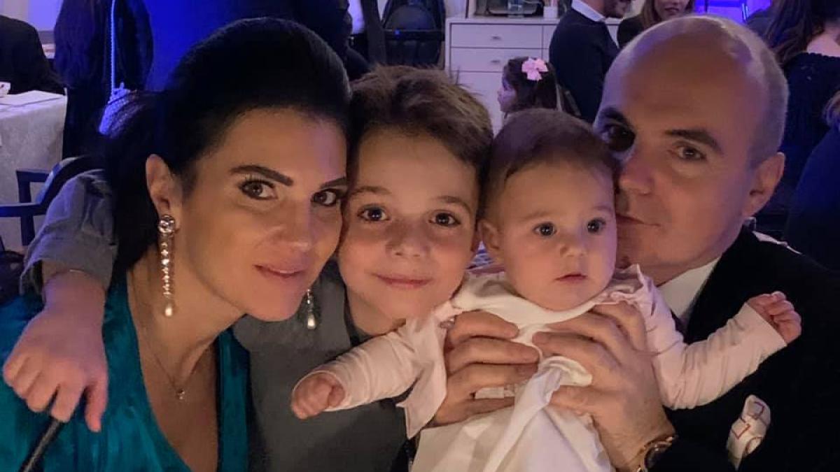 rares_bogdan_familie_revelion