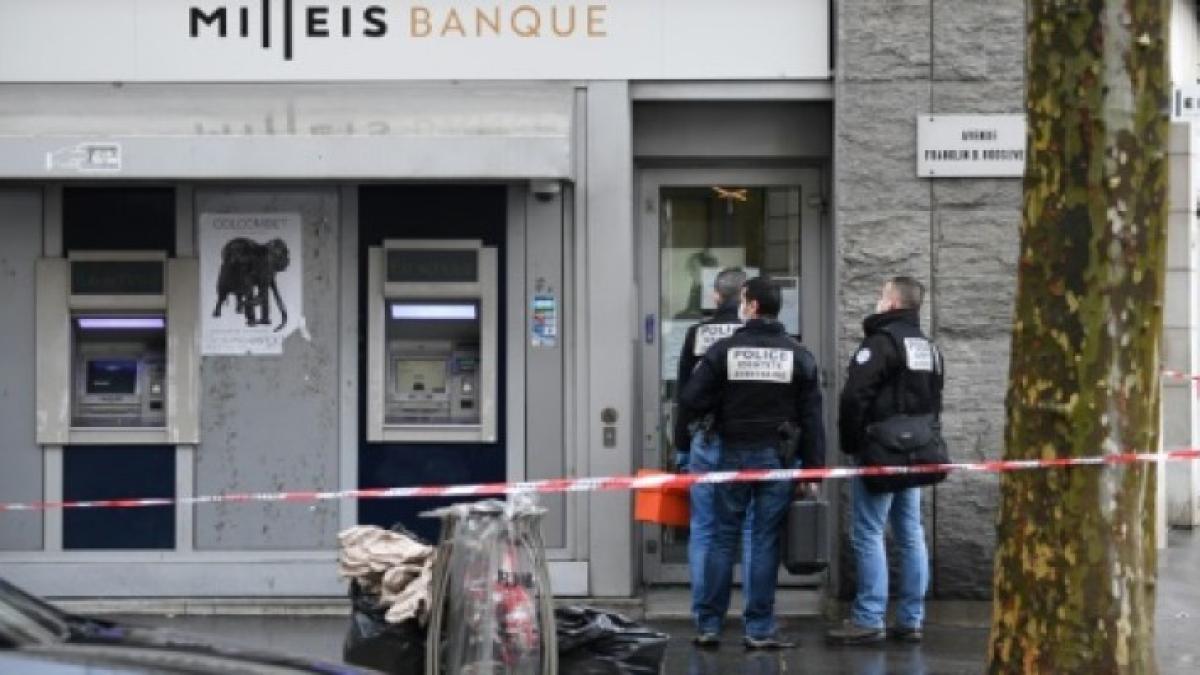 police_nationale_franta_banca