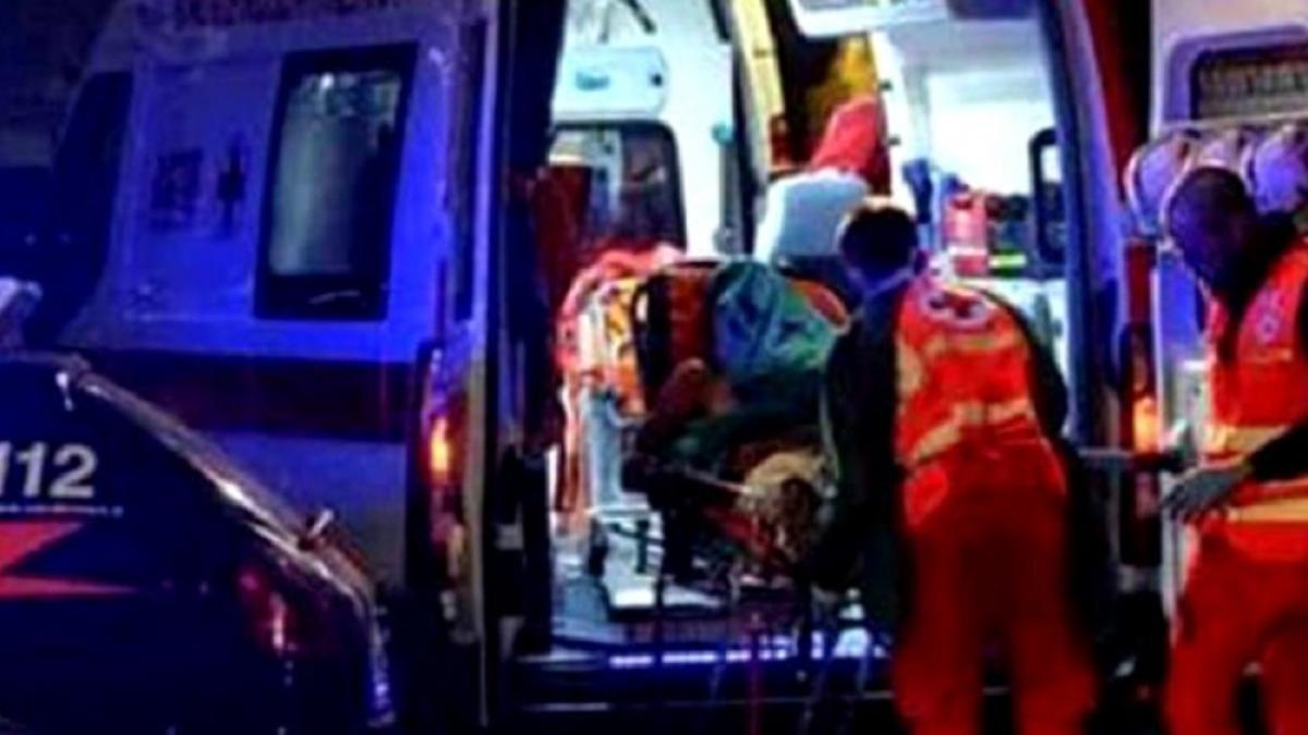 ambulanta_italia_masina_politie_carabinieri