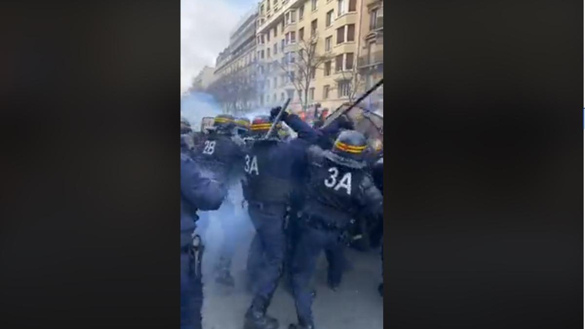 jandarmi_paris_franta