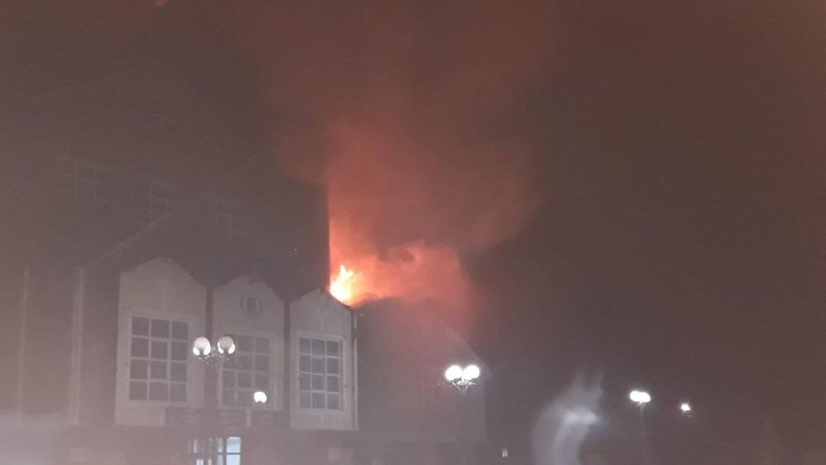 primaria_stei_incendiu_fb