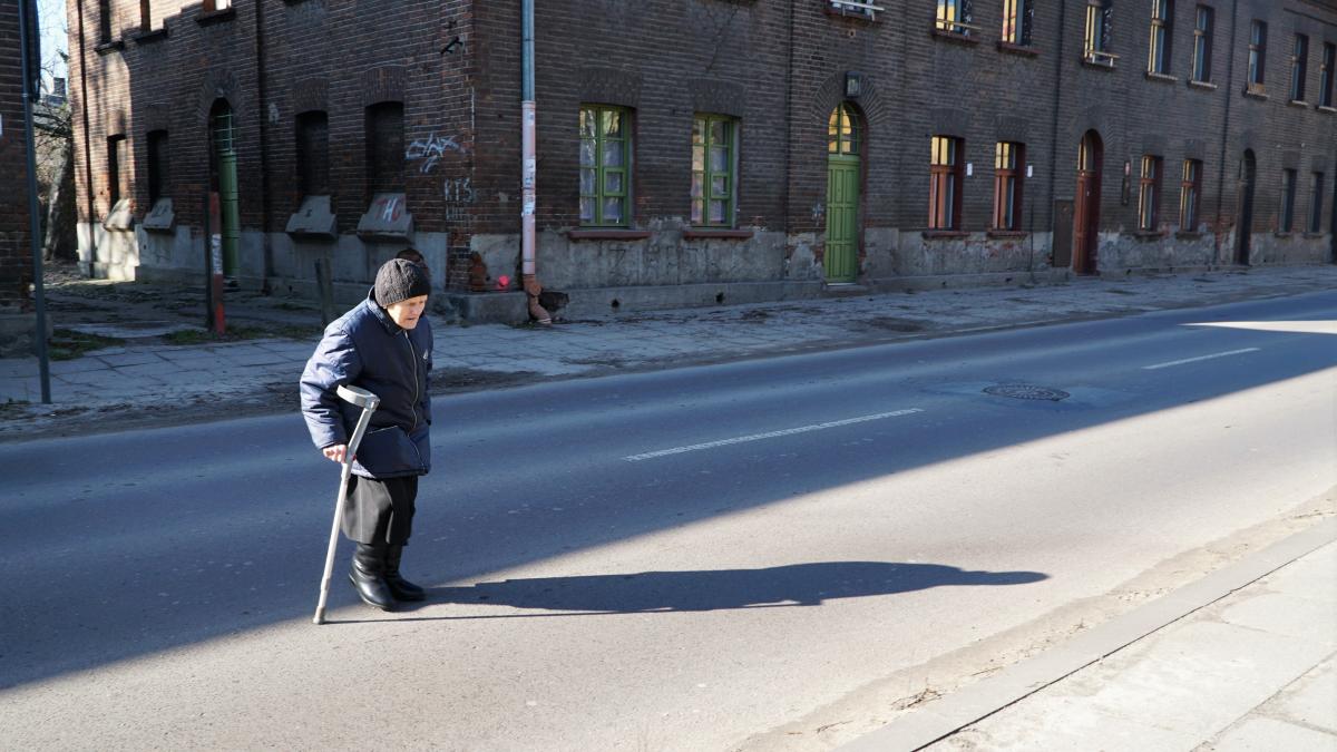 femeie_batrana_carja_flickr