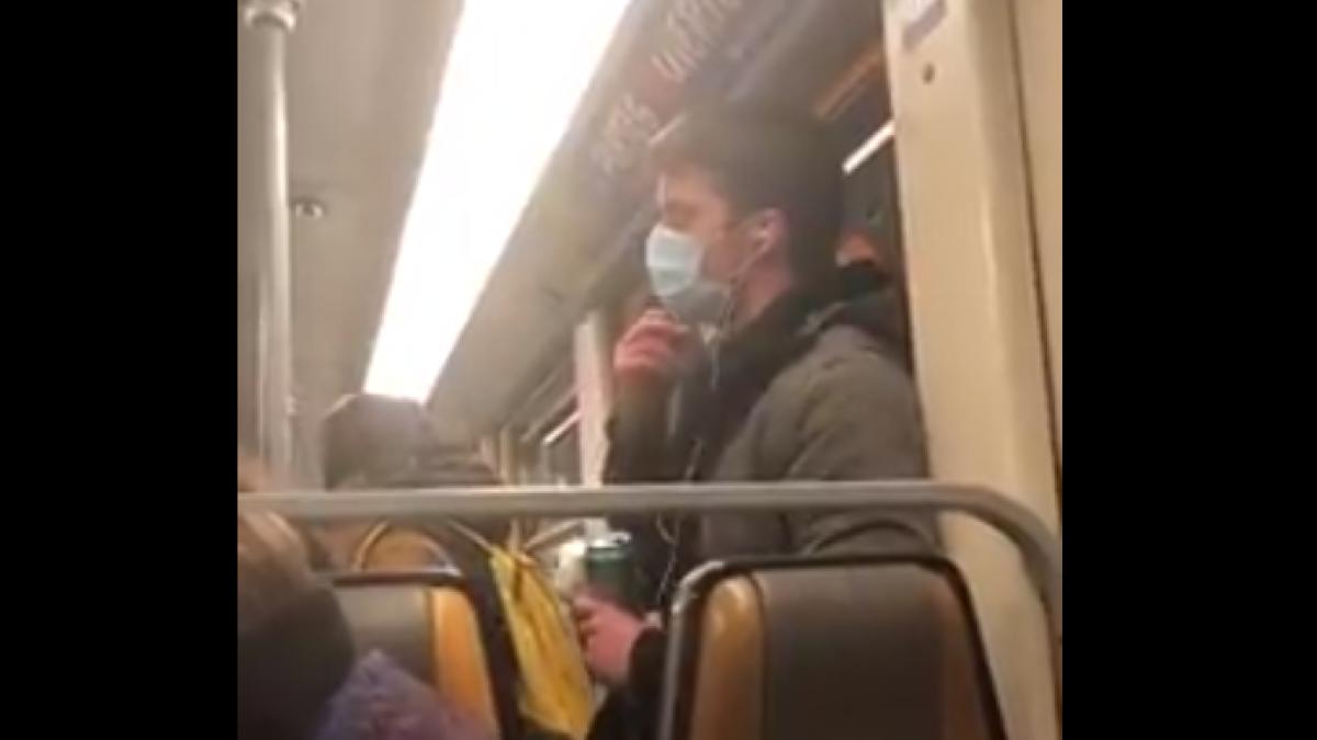 captura_ecran_masca_italia_coronavirus_autobuz