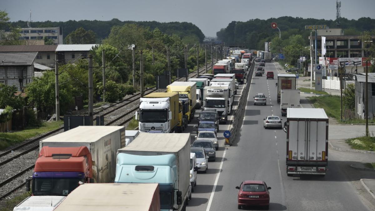 trafic_aglomerat_aglomeratie_masini_sosea_strada_drum