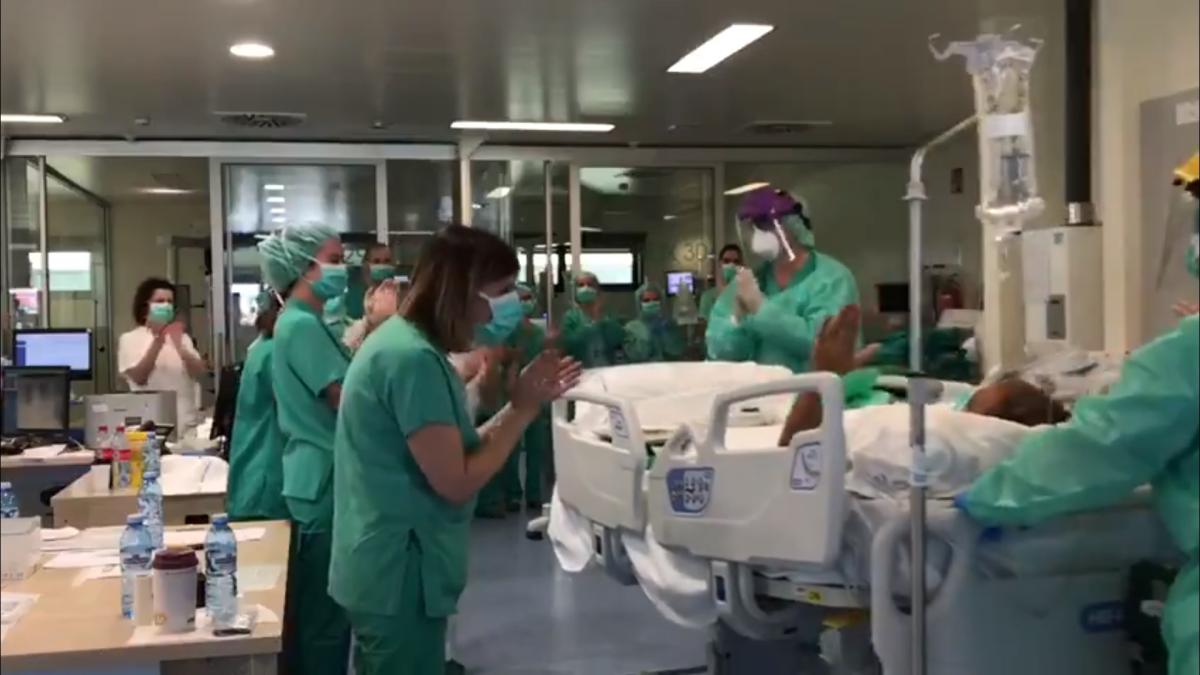 sofer_roman_tir_scos_de_la_terapie_intensiva_in_aplauzele_medicilor