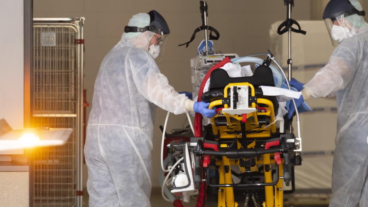 coronavirus_targa_spital_medici