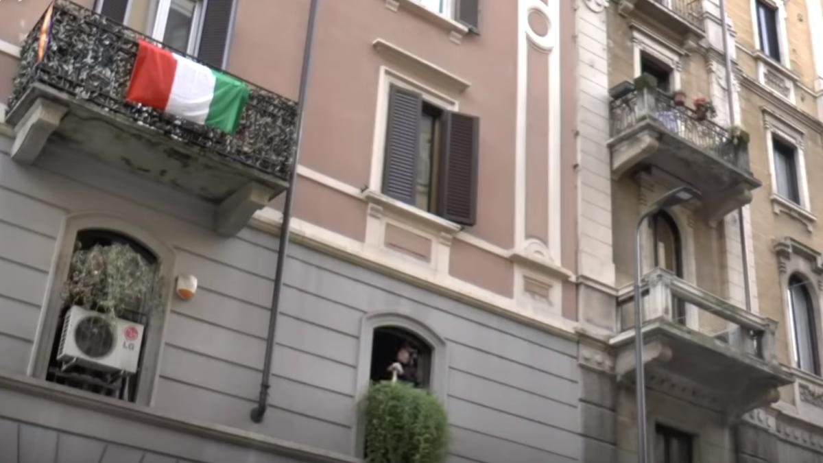 balcon_steag_italia_pandemie_coronavirus