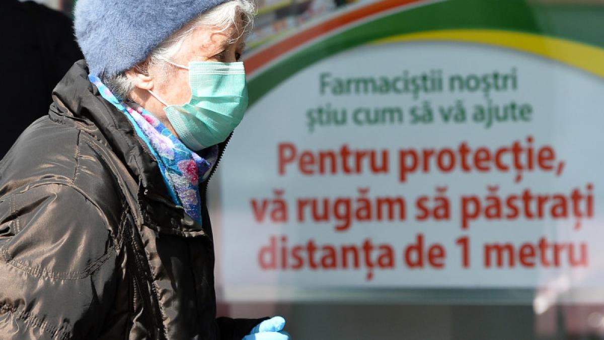 batrana_masca_pensionara_coronavirus