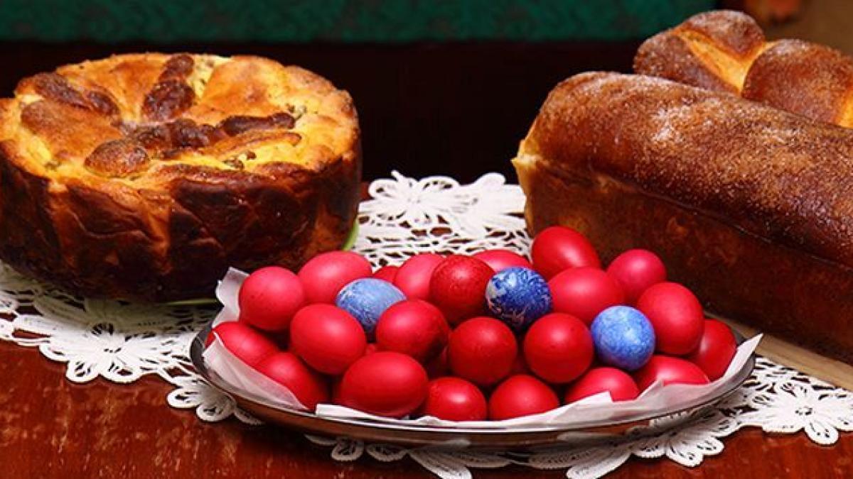 pasca_cozonac_oua_rosii