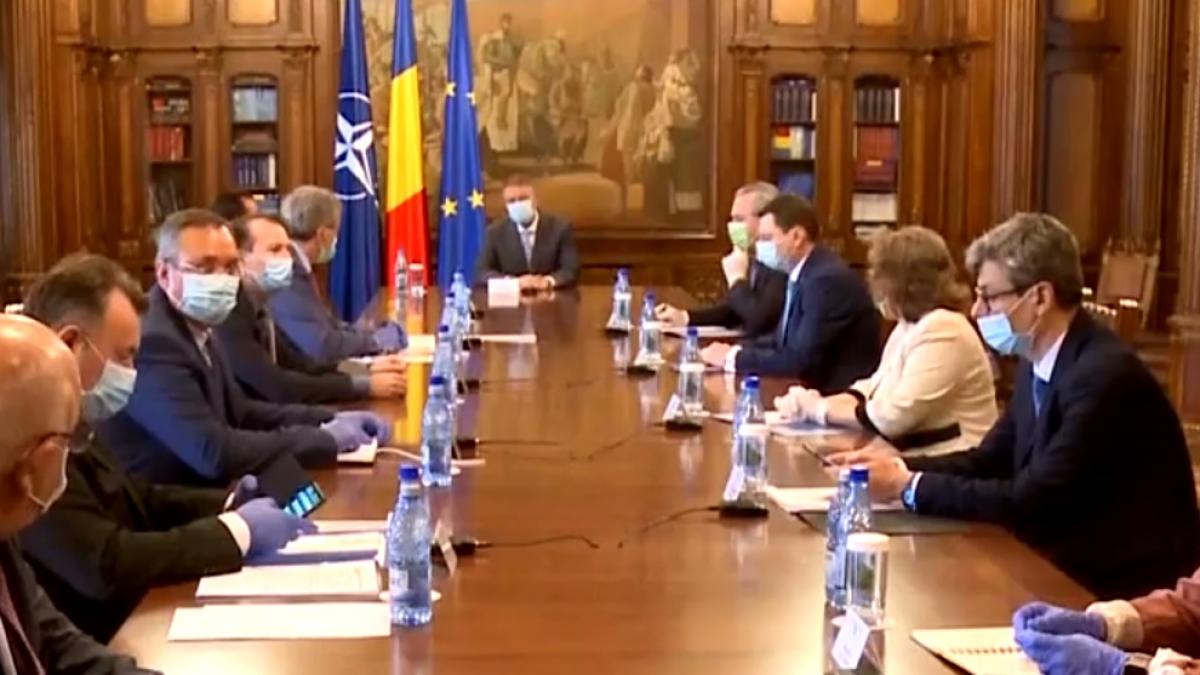 iohannis_ministri_masca_fata