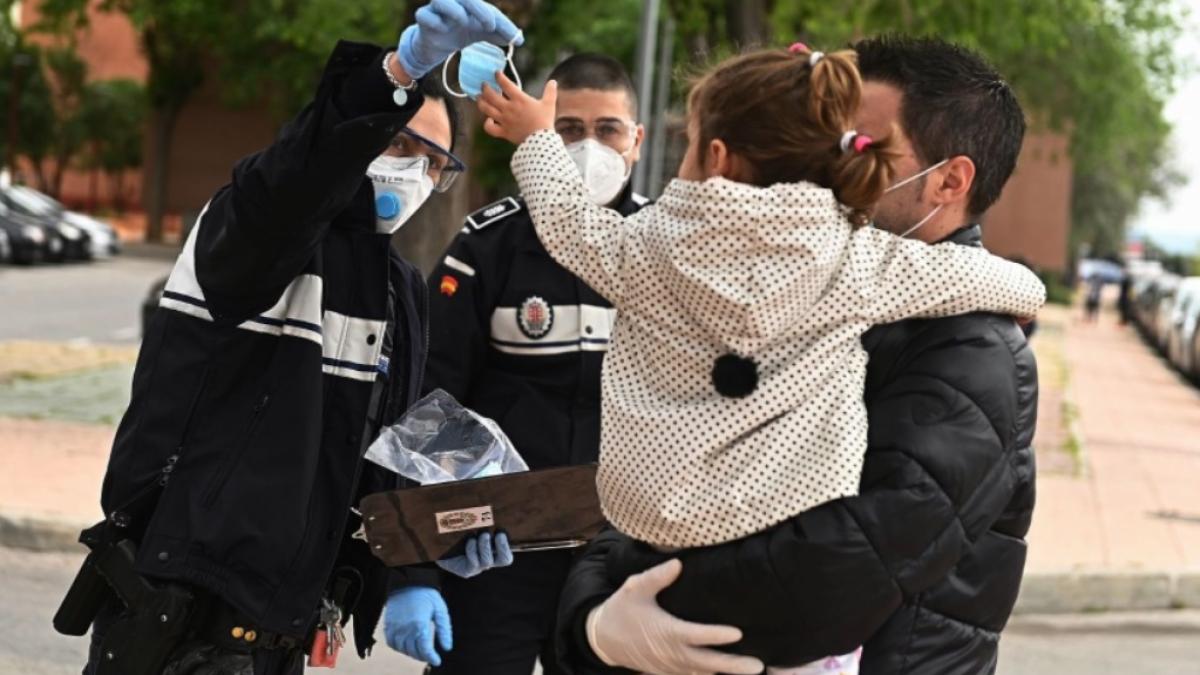 copii_spania_au_iesit_din_case_captura_cadenaser_com