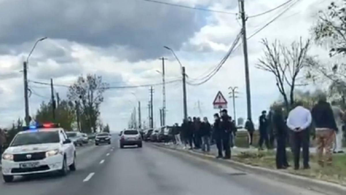 984163205665122021222111122