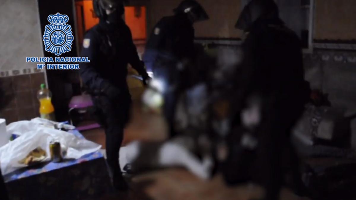 894561216548541895465230