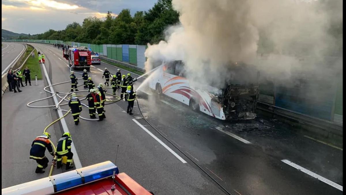autocar_roman_austria_incendiu