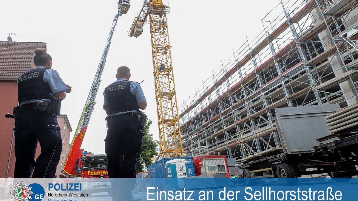 politie_germania_macara_cnstructii_muncitori_rmani