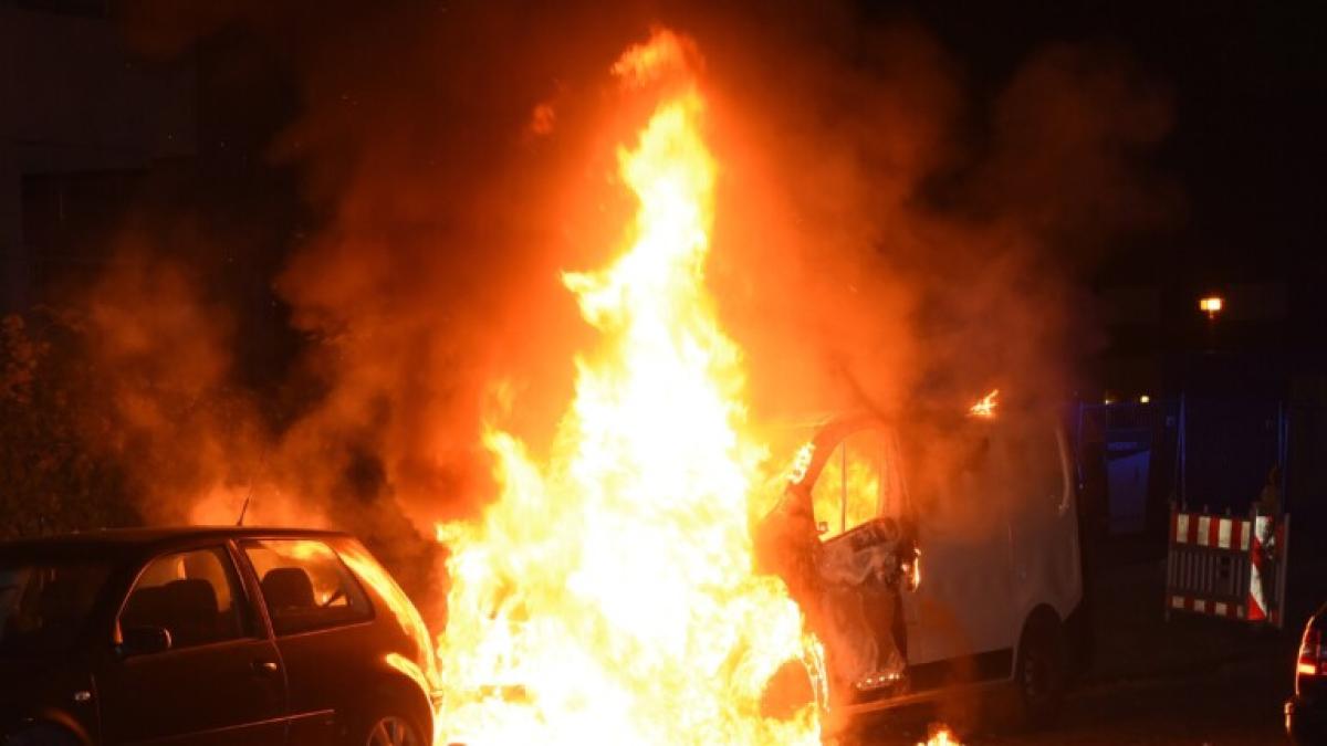 incendiu_masini_pompieri_foc