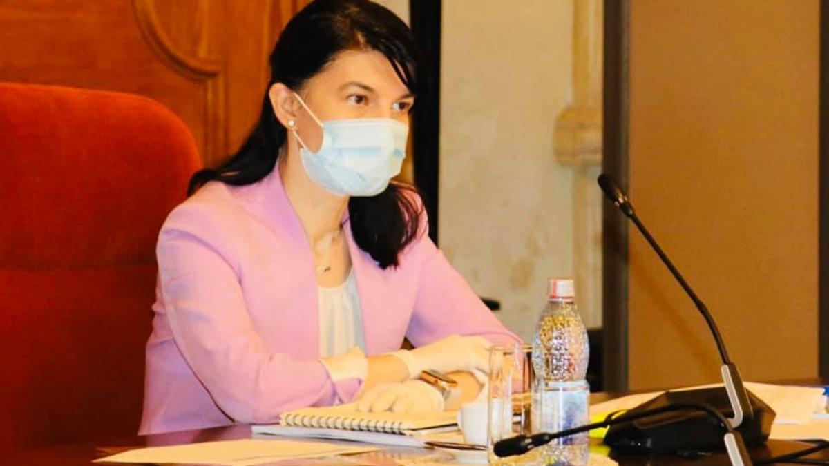 violeta_alexandru_masca_16_05_2020