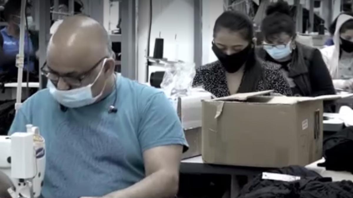 muncitori_fabrica_textile_ilustrativ