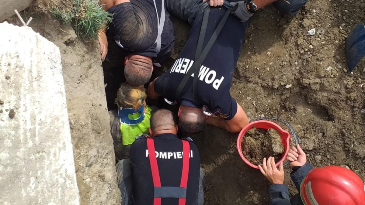 dambovita_muncitori_prinsi_sub_pamant