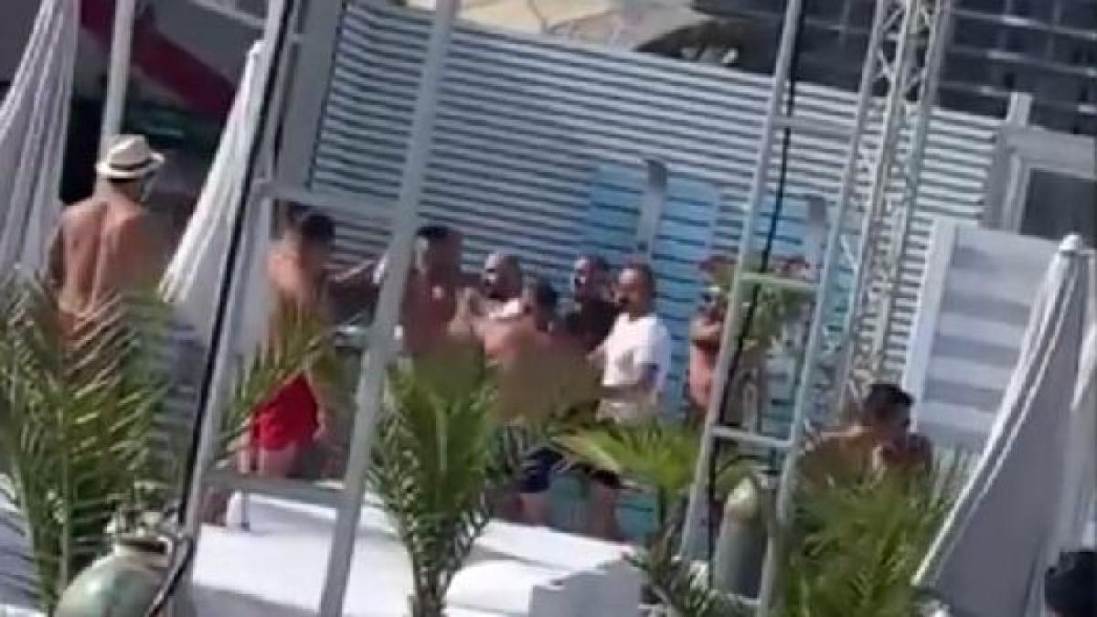 bataie_turisti_mamaia