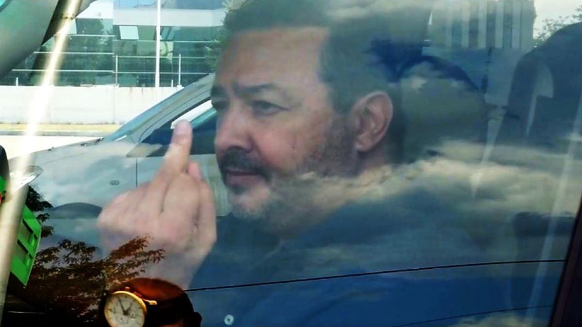 catalin_radulescu_mitraliera_psd_semne_obscene_malin_bot_fb