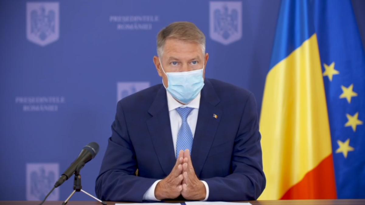 klaus_iohannis_masca_bun_palatul_cotroceni