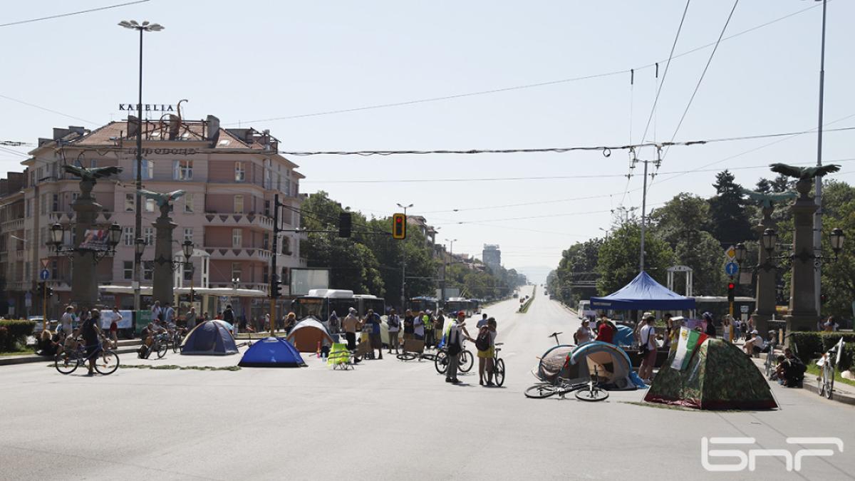 bulgaria_sofia_protest_corturi_twitter