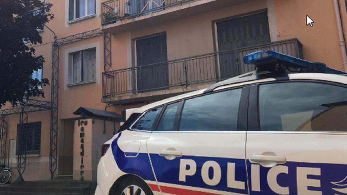 milau_crima_romani_mama_vitrega