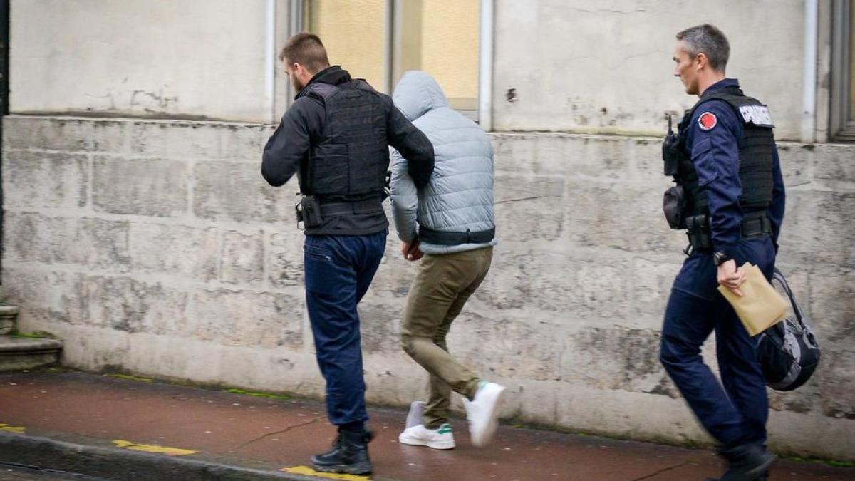 agresiune_bataie_franta_politie_arestat_roman_franta