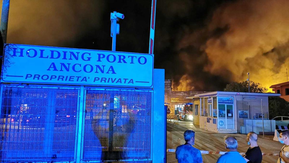 incendiu_port_ancona