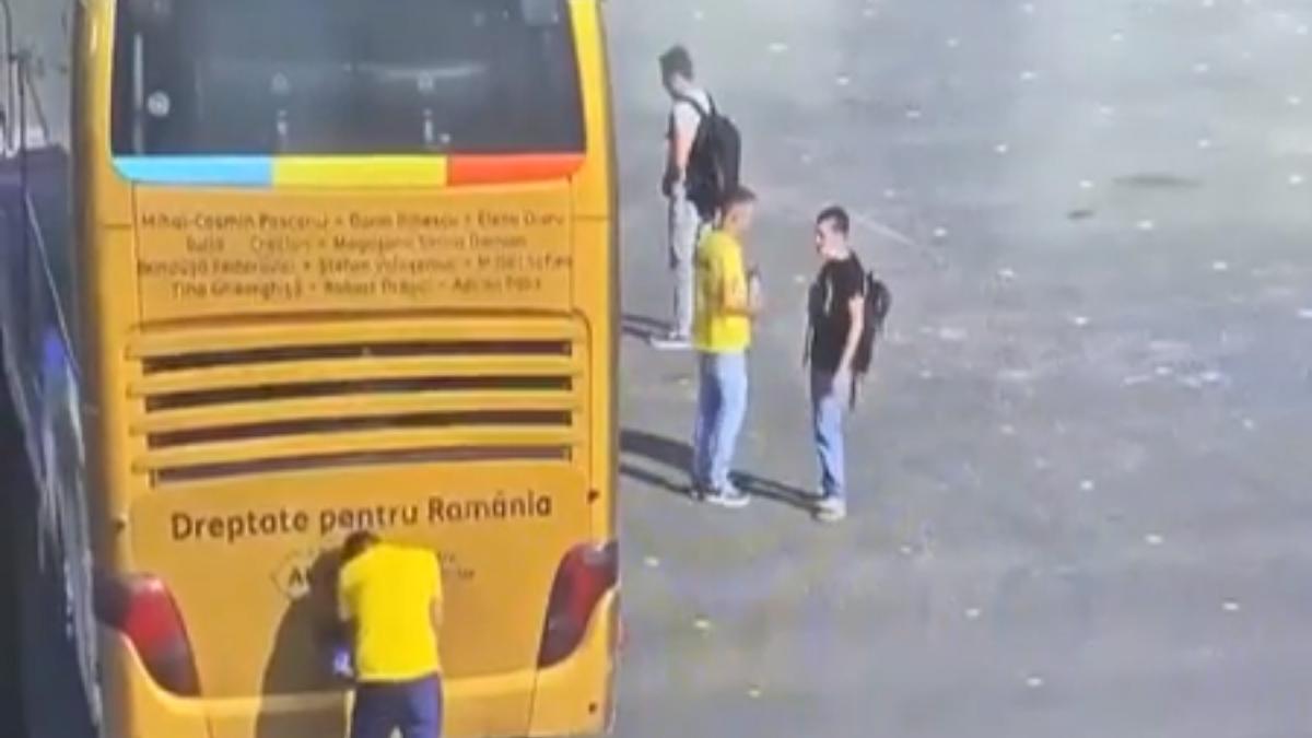 george_simion_schimba_numerele_de_inmatriculare_la_autocar