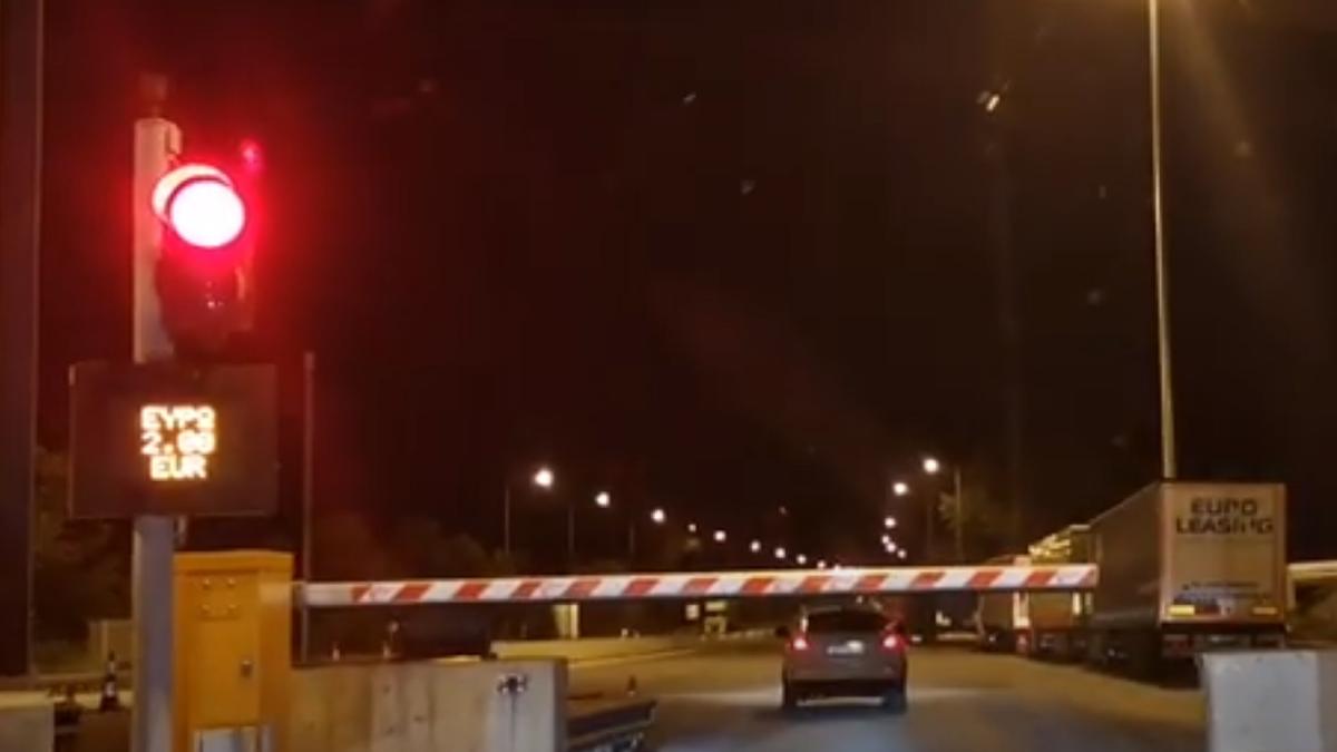 frontiera_grecia_semafor_rosu_vama_bariera