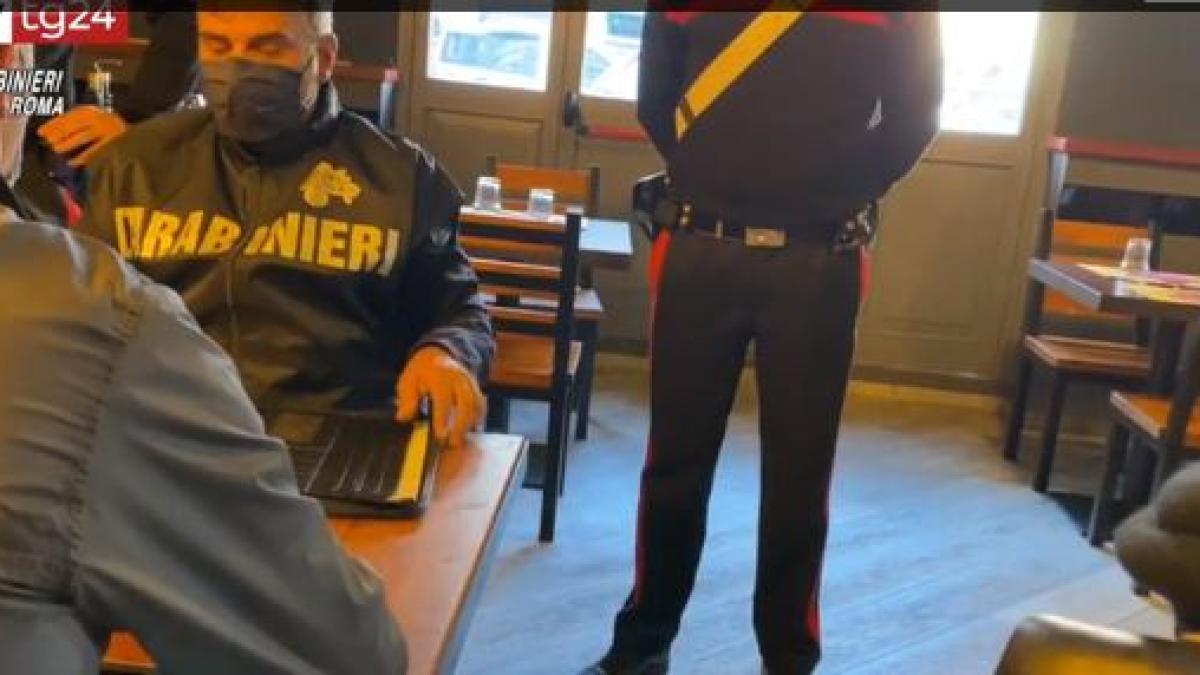 carabinieri_interventie_roman_agresiv