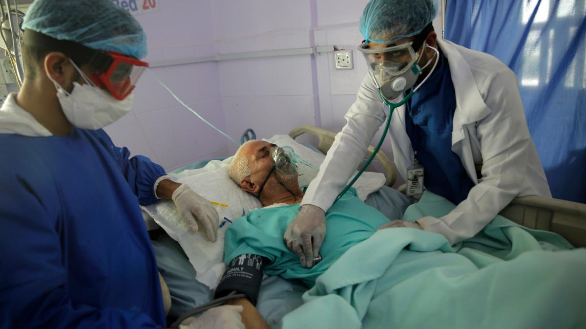 pacienti_covid_franta_paris