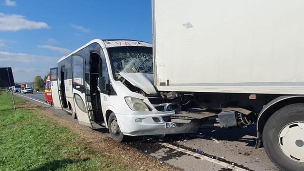 accident_microbuz_tir_vaslui