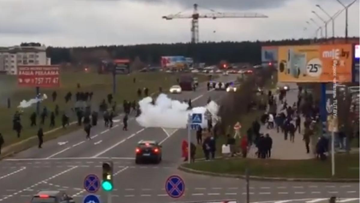 proteste_minsk_focuri_de_arm