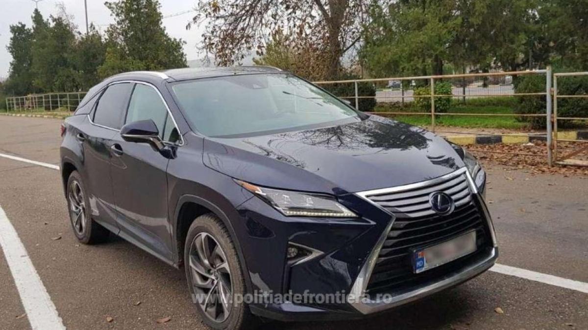lexus_descoperit_frontiera_romania