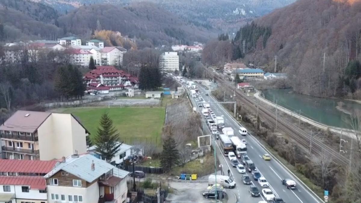 valea_prahovei_coada_masini_26_11_2020