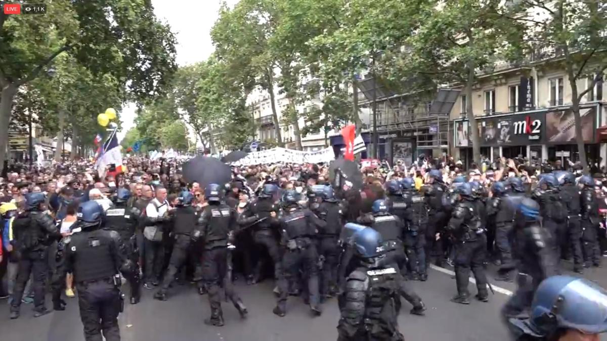 jandarmi_franta_protest