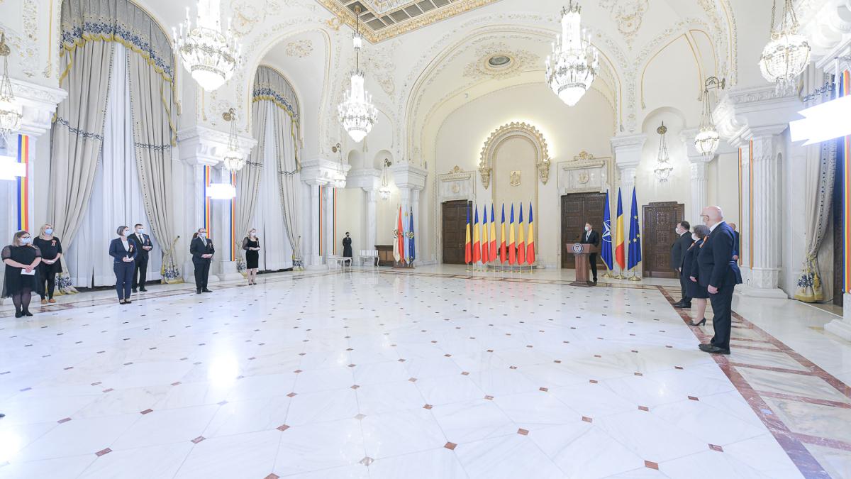 klaus_iohannis_medici_1606841008original_ceremonie_decorare_01_dec_2020_23