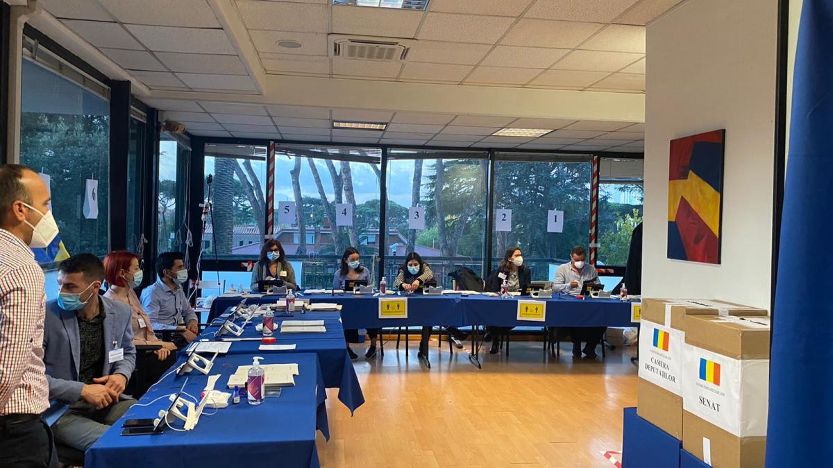 urne_vot_alegeri_semnatura_diaspora_parlamentare_romani_alegatori_urna_italia